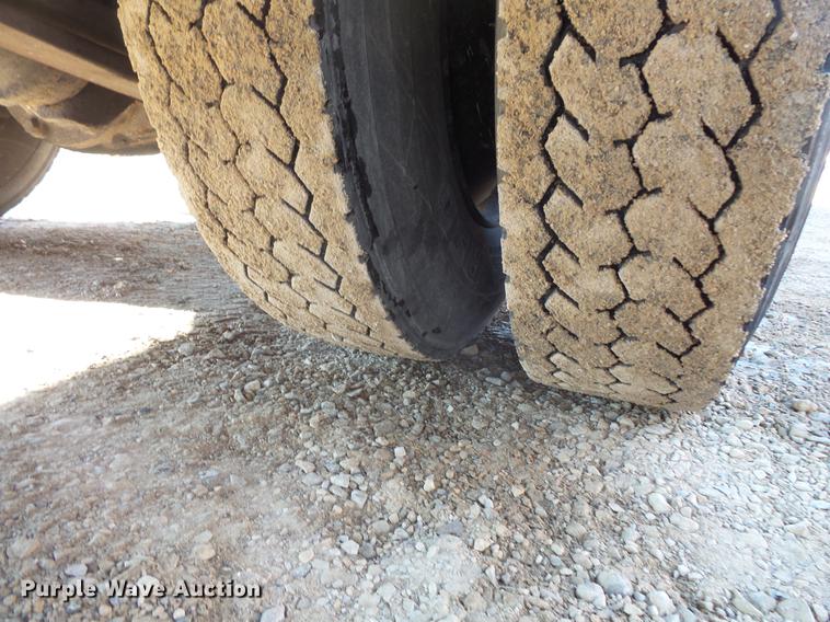 image for item DC4737 2004 Freightliner FS65 Thomas Built 101PS school bus