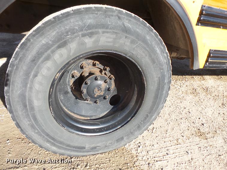 image for item DC4737 2004 Freightliner FS65 Thomas Built 101PS school bus