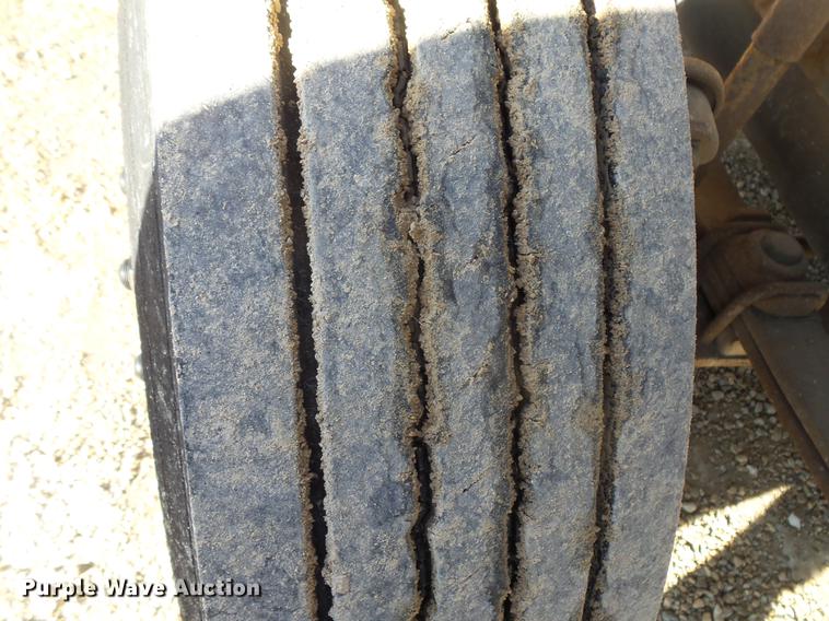 image for item DC4737 2004 Freightliner FS65 Thomas Built 101PS school bus