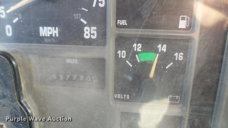 image for item DC5699 2000 International F2574 dump truck