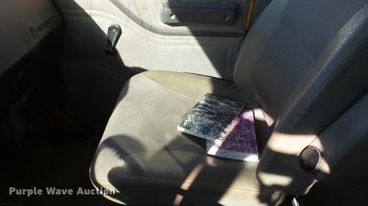 image for item DC5699 2000 International F2574 dump truck