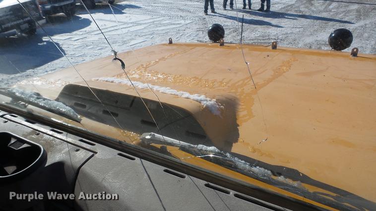 image for item DC5699 2000 International F2574 dump truck