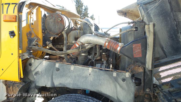 image for item DC5699 2000 International F2574 dump truck