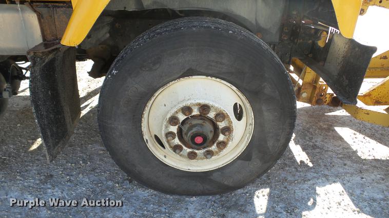 image for item DC5699 2000 International F2574 dump truck