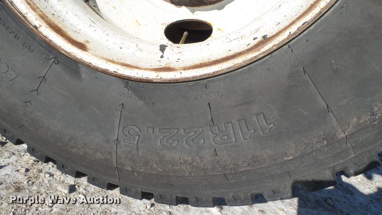 image for item DC5699 2000 International F2574 dump truck