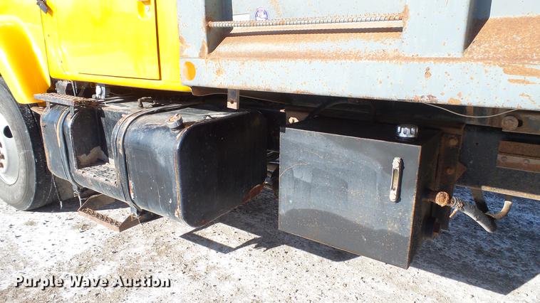 image for item DC5699 2000 International F2574 dump truck