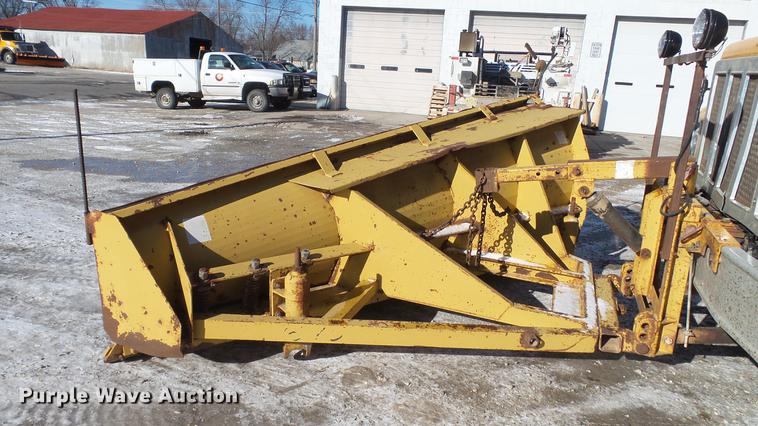 image for item DC5699 2000 International F2574 dump truck