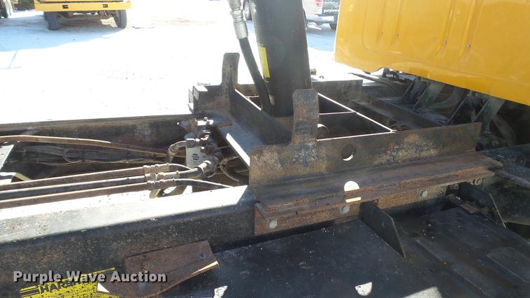 image for item DC5699 2000 International F2574 dump truck