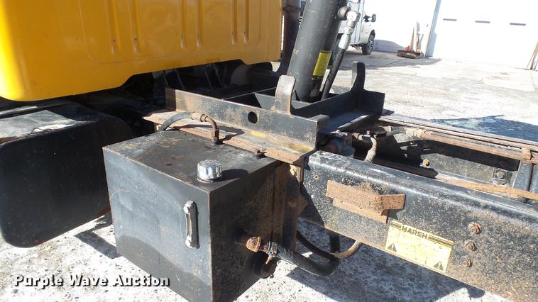 image for item DC5699 2000 International F2574 dump truck