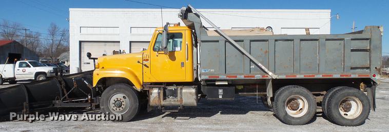image for item DC5700 1996 International 2574 dump truck