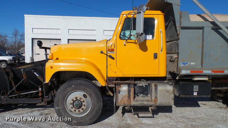 image for item DC5700 1996 International 2574 dump truck