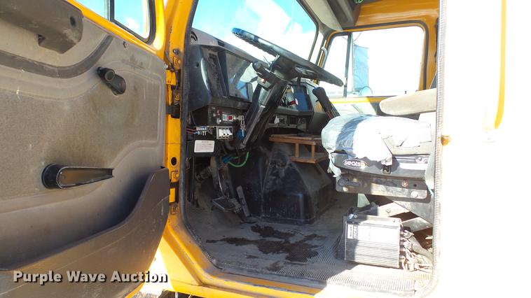 image for item DC5700 1996 International 2574 dump truck