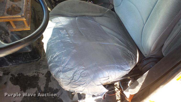 image for item DC5700 1996 International 2574 dump truck