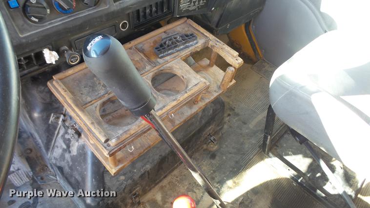 image for item DC5700 1996 International 2574 dump truck