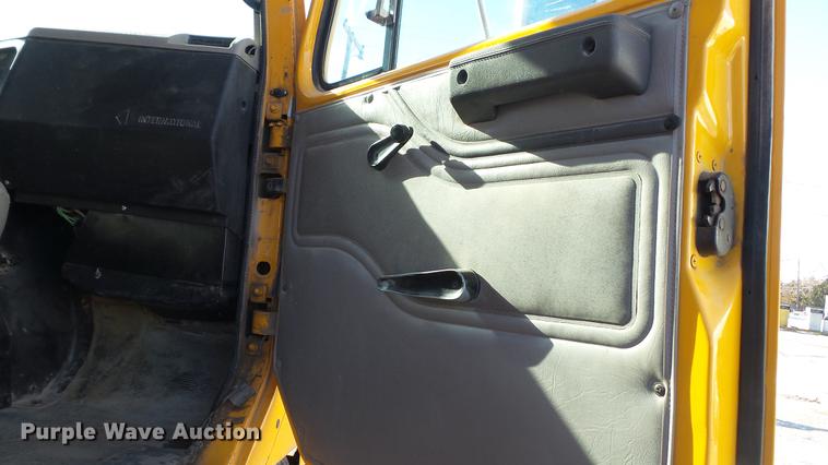 image for item DC5700 1996 International 2574 dump truck