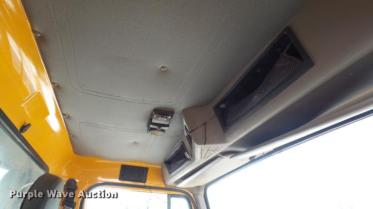 image for item DC5700 1996 International 2574 dump truck