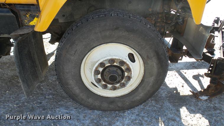 image for item DC5700 1996 International 2574 dump truck