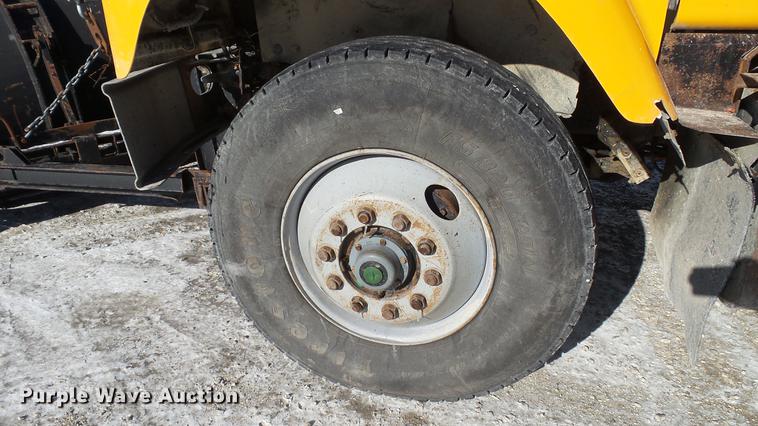 image for item DC5700 1996 International 2574 dump truck