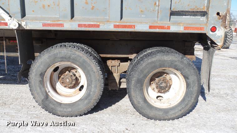 image for item DC5700 1996 International 2574 dump truck