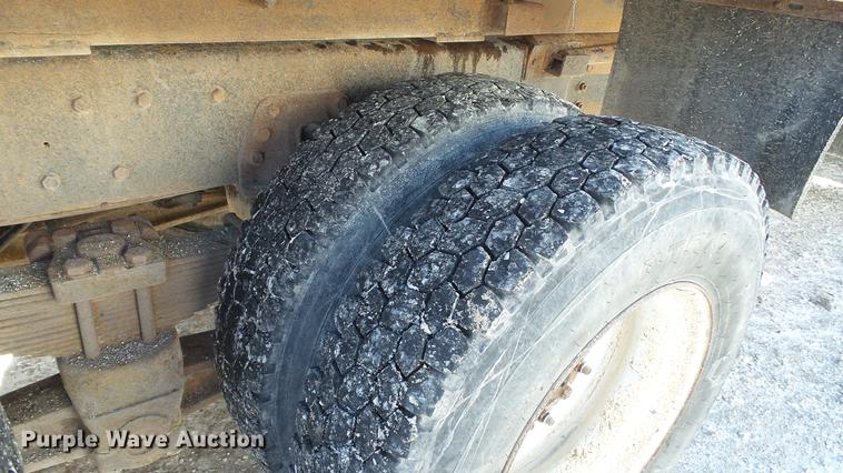 image for item DC5700 1996 International 2574 dump truck