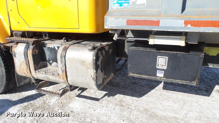 image for item DC5700 1996 International 2574 dump truck