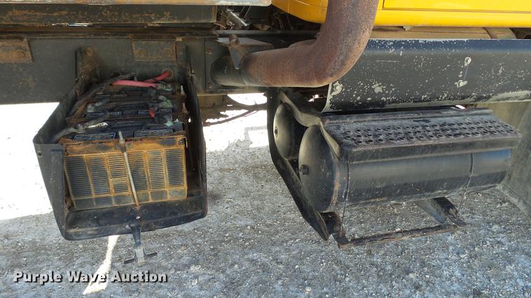 image for item DC5700 1996 International 2574 dump truck