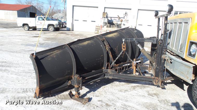 image for item DC5700 1996 International 2574 dump truck