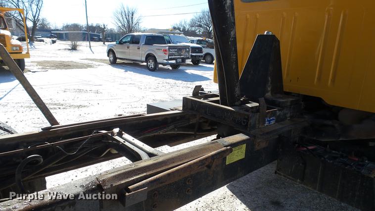 image for item DC5700 1996 International 2574 dump truck