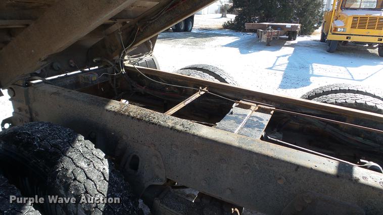 image for item DC5700 1996 International 2574 dump truck