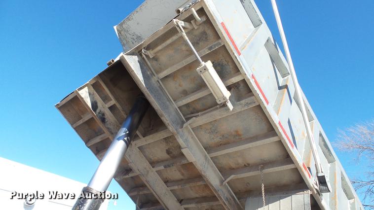 image for item DC5700 1996 International 2574 dump truck