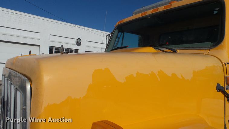 image for item DC5700 1996 International 2574 dump truck