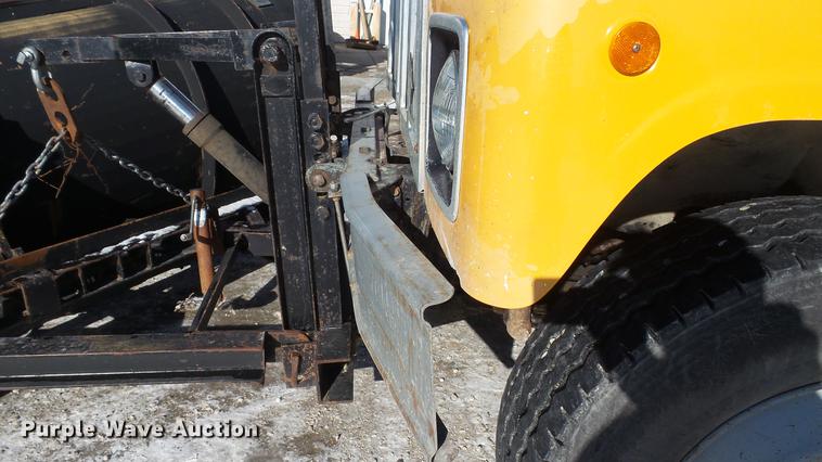 image for item DC5700 1996 International 2574 dump truck