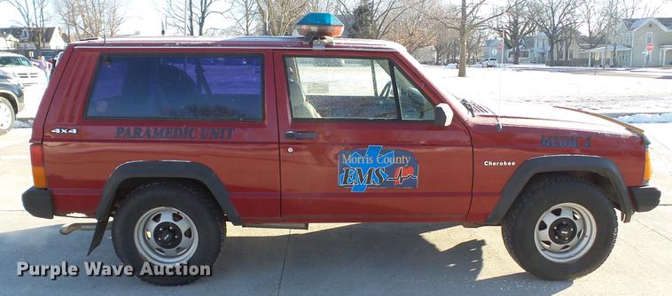 image for item DC5710 1992 Jeep Cherokee SUV