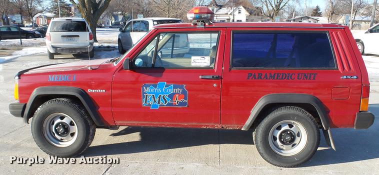 image for item DC5710 1992 Jeep Cherokee SUV