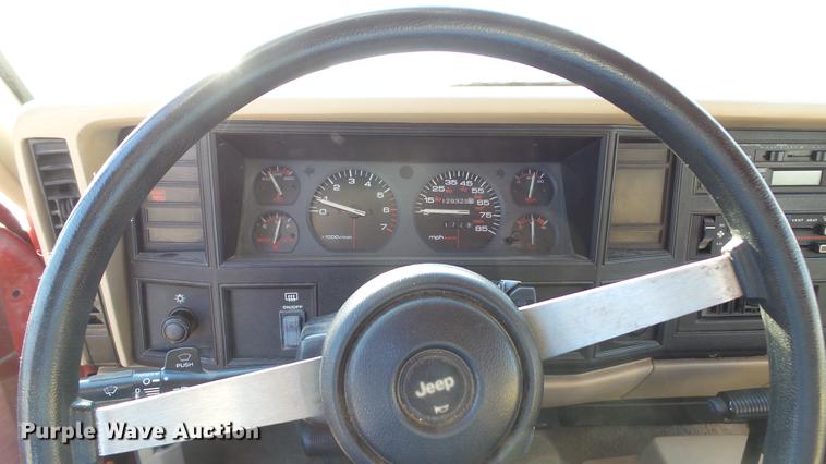 image for item DC5710 1992 Jeep Cherokee SUV