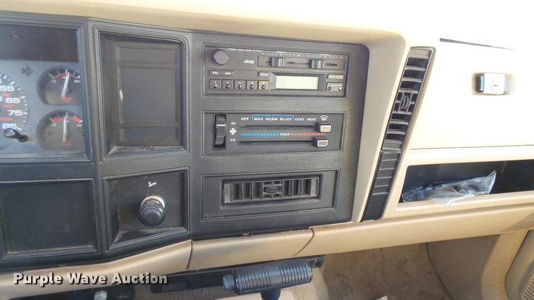 image for item DC5710 1992 Jeep Cherokee SUV