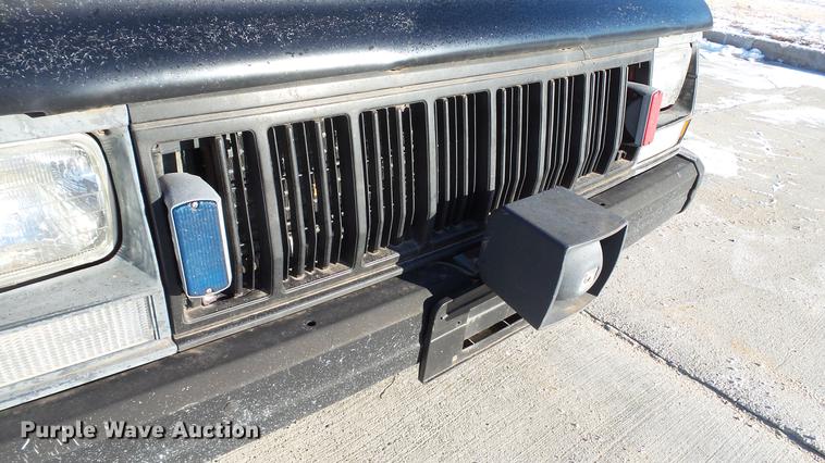 image for item DC5710 1992 Jeep Cherokee SUV