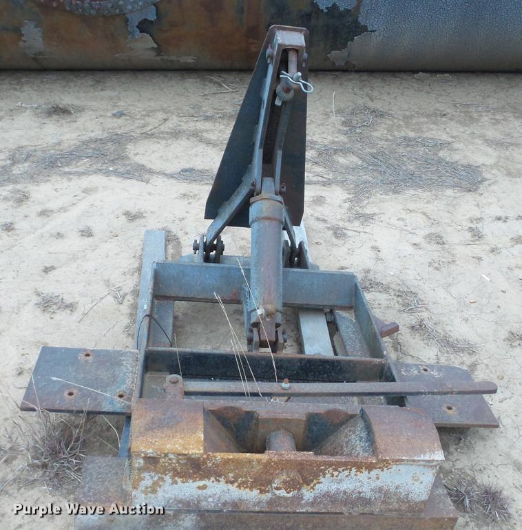 image for item DC5719 Henke snow plow