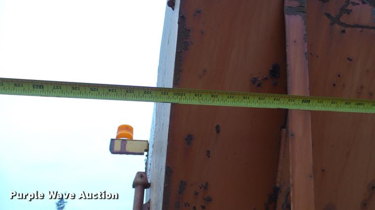 image for item DC5720 Swenson V-box spreader