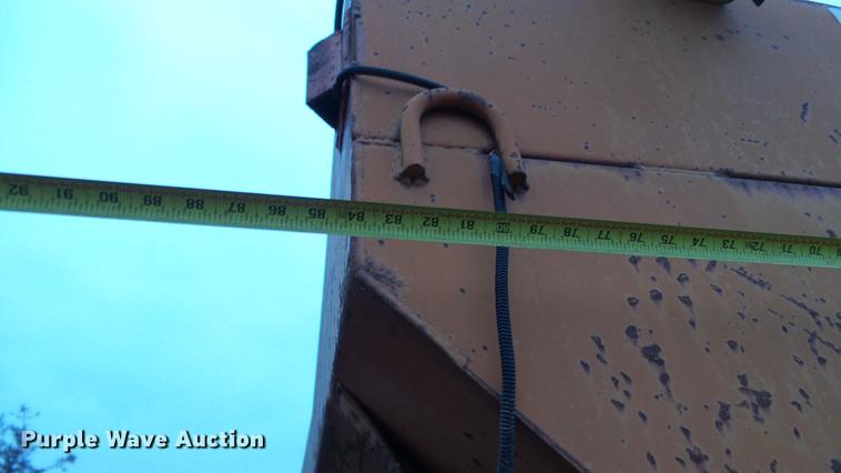 image for item DC5720 Swenson V-box spreader