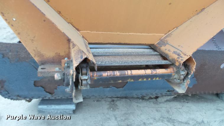 image for item DC5720 Swenson V-box spreader