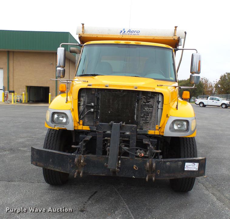 image for item DC6778 2007 International 7400 dump truck