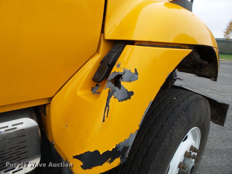 image for item DC6778 2007 International 7400 dump truck