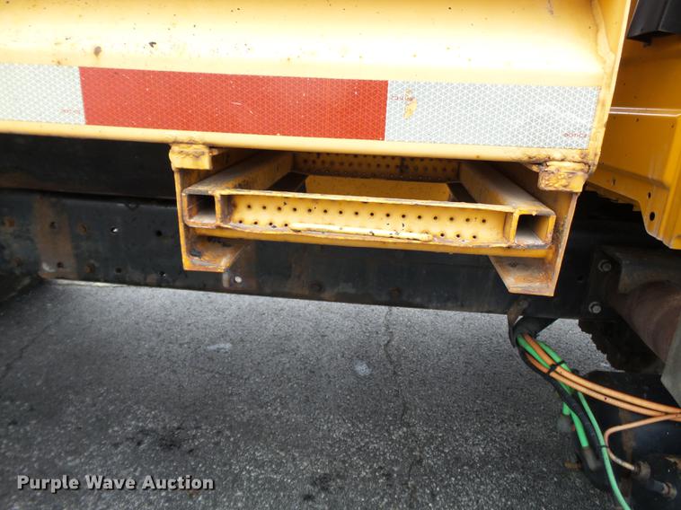 image for item DC6778 2007 International 7400 dump truck