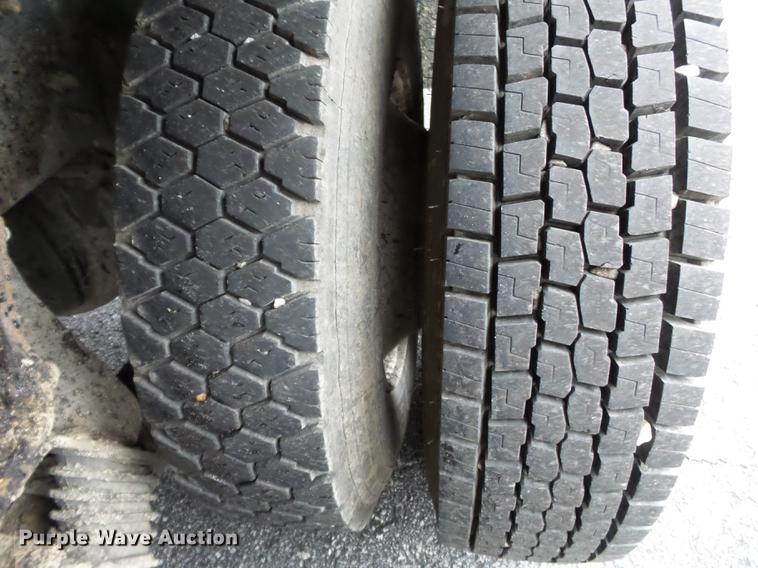 image for item DC6778 2007 International 7400 dump truck