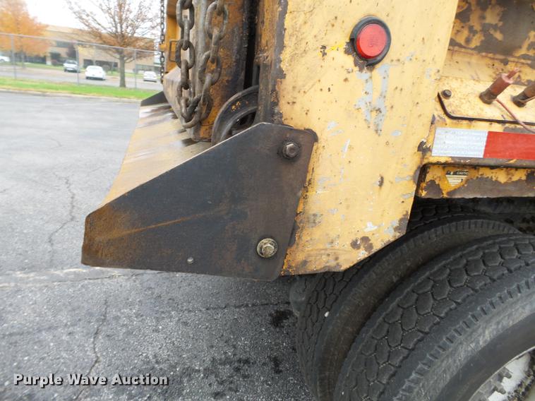 image for item DC6778 2007 International 7400 dump truck