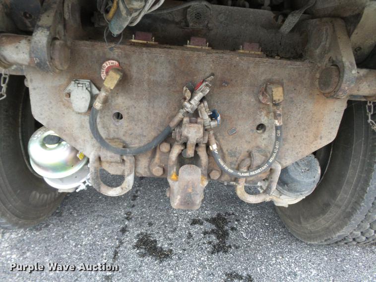 image for item DC6778 2007 International 7400 dump truck