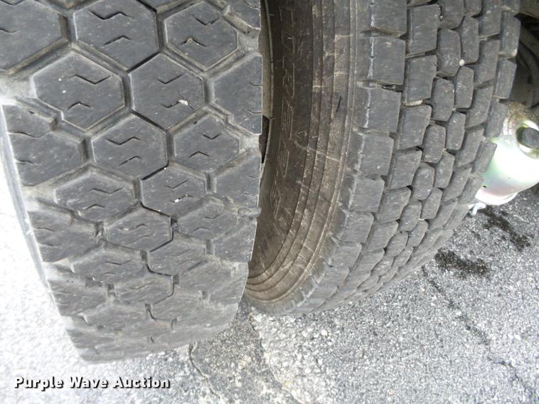 image for item DC6778 2007 International 7400 dump truck