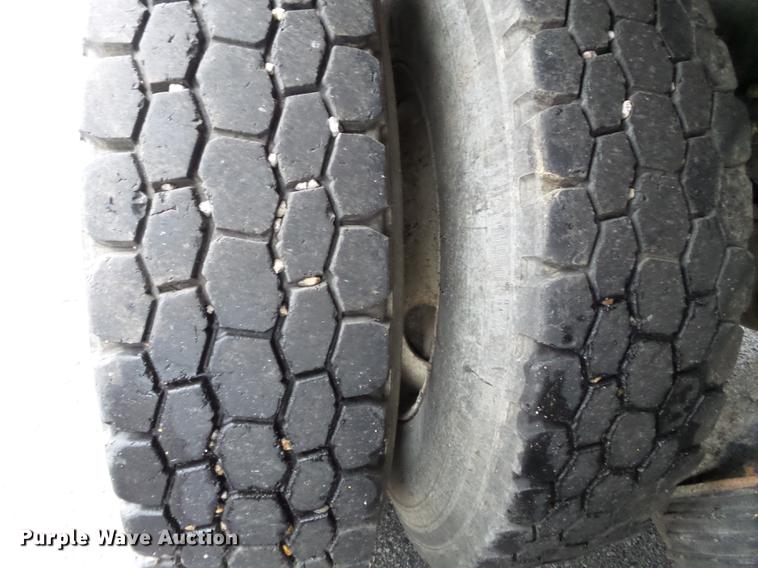 image for item DC6778 2007 International 7400 dump truck