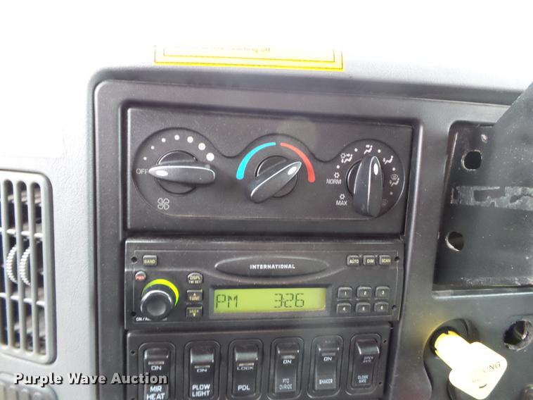 image for item DC6778 2007 International 7400 dump truck